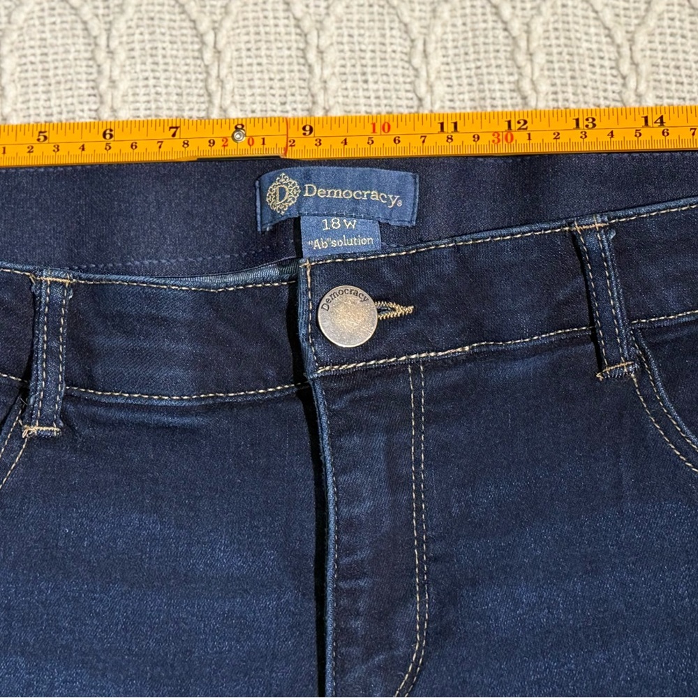 Democracy Ab-Solution Indigo Bootcut Jeans - Size… - image 3